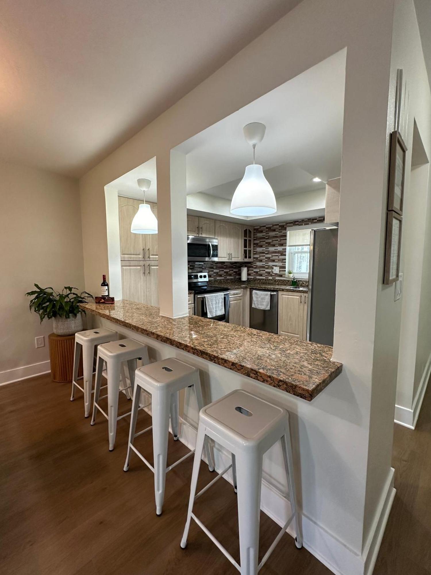 Luxurious & Spacious Townhouse In Prime Location * Miami