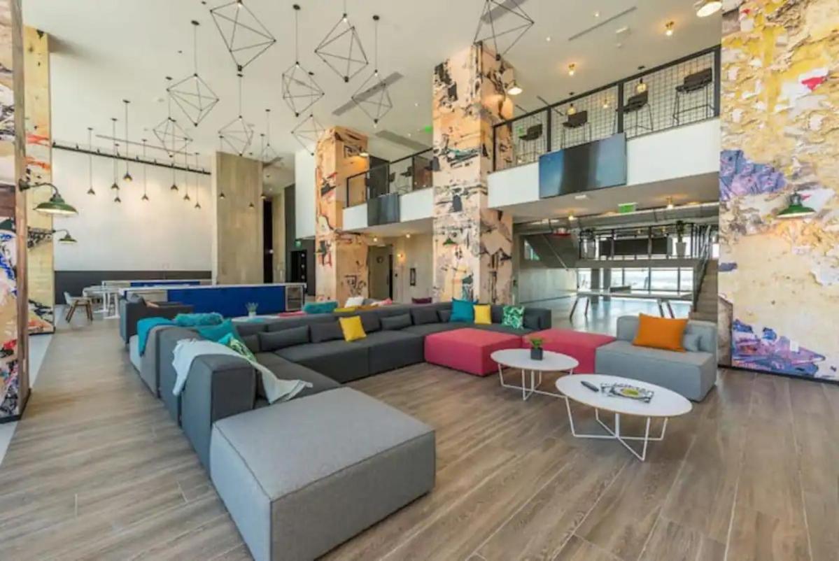 Breezy Luxury Residences - Near Kaseya Center