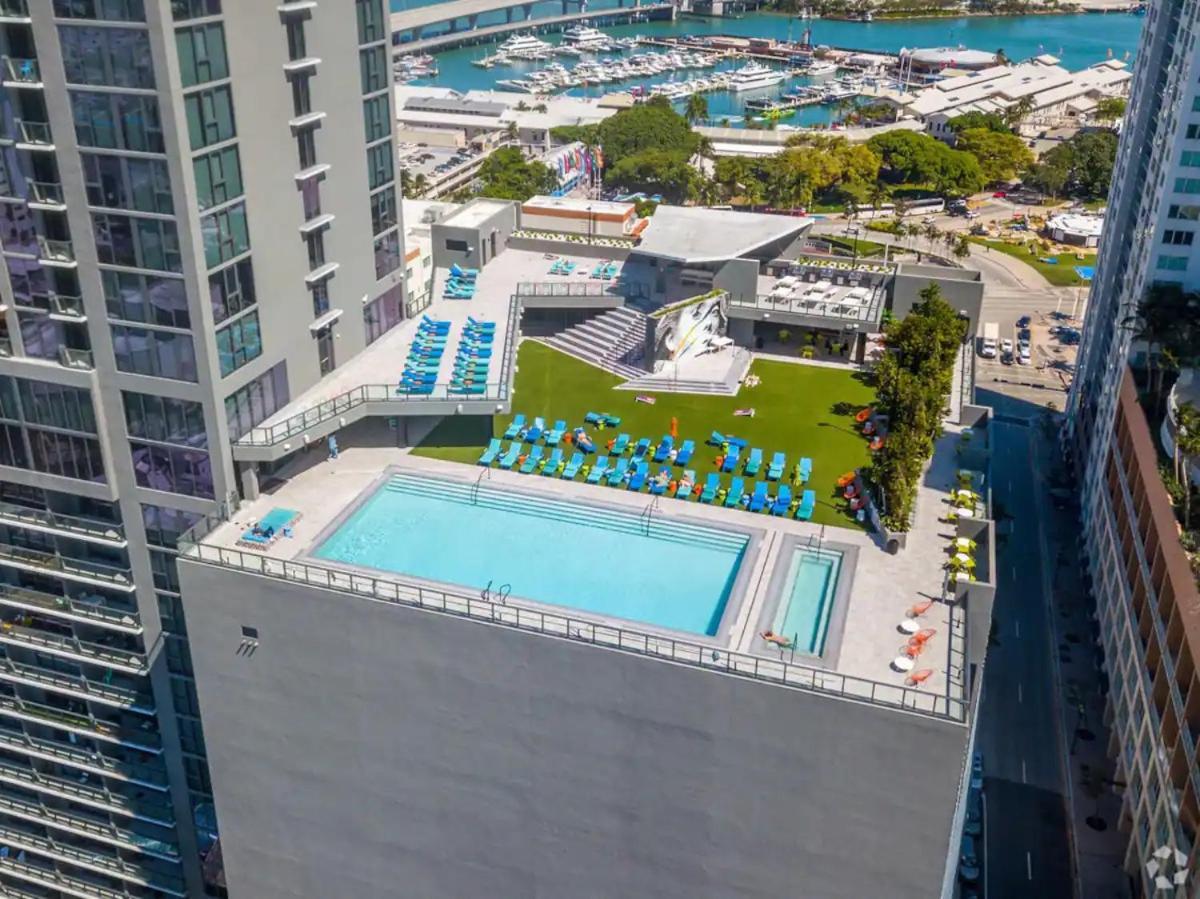 Apartment Breezy Luxury Residences - Near Kaseya Center Miami