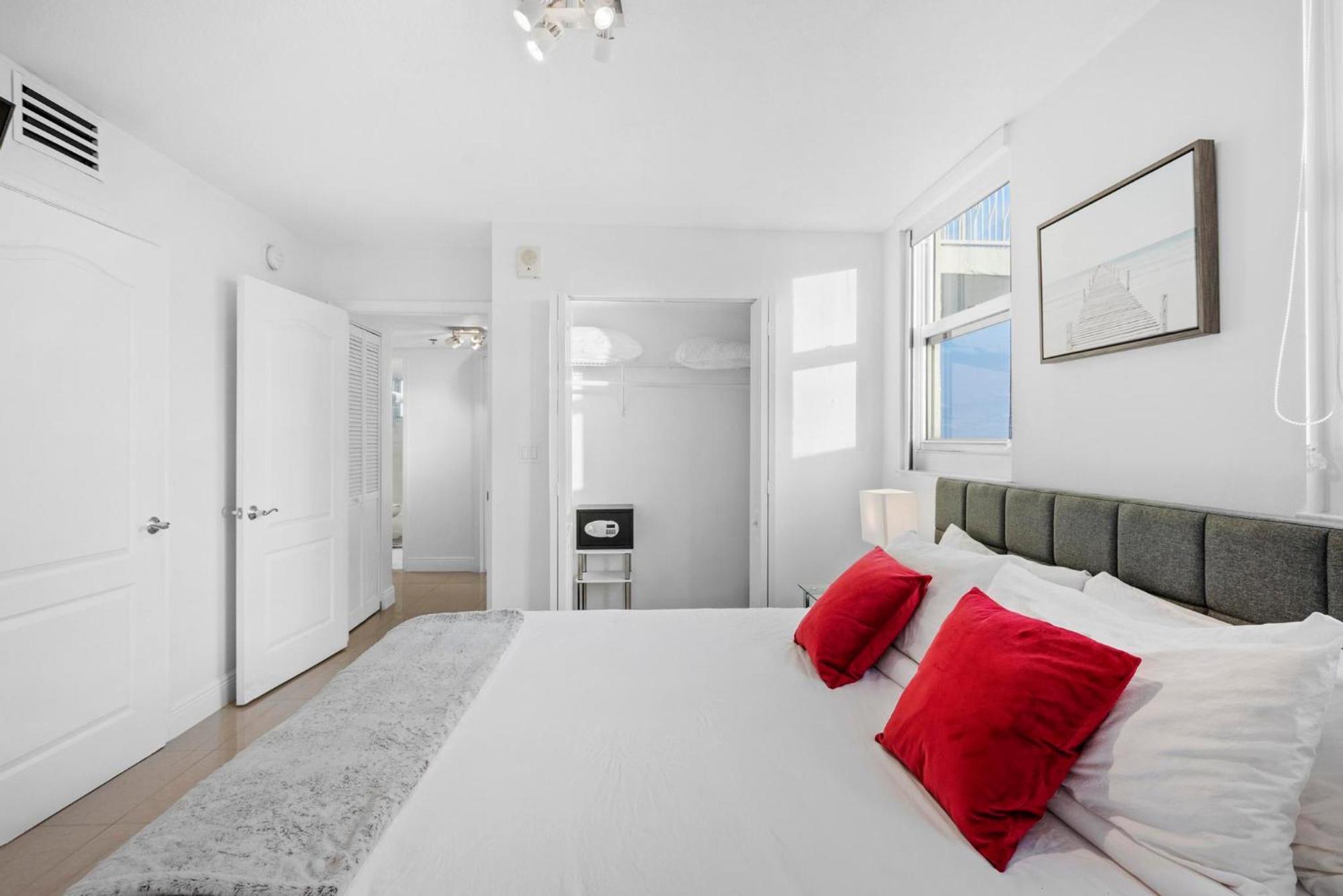 Bnb Hyperion - Luxe 3b W City & Ocean Views Miami