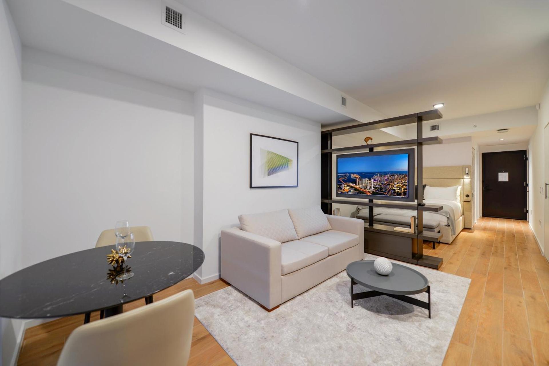 Apartment Luxury Studio Steps Away From Bayfront Park Miami