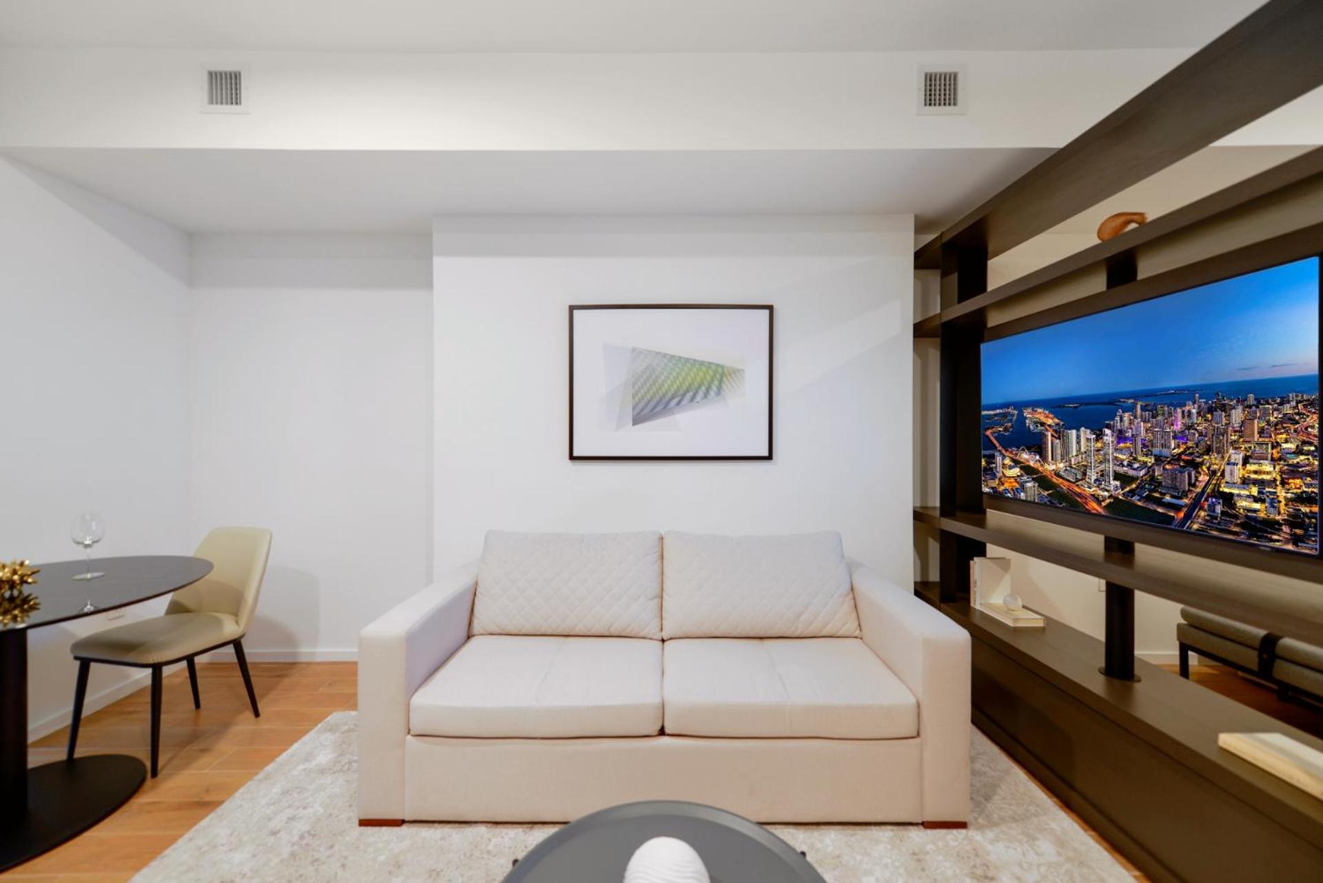 Apartment Luxury Studio Steps Away From Bayfront Park