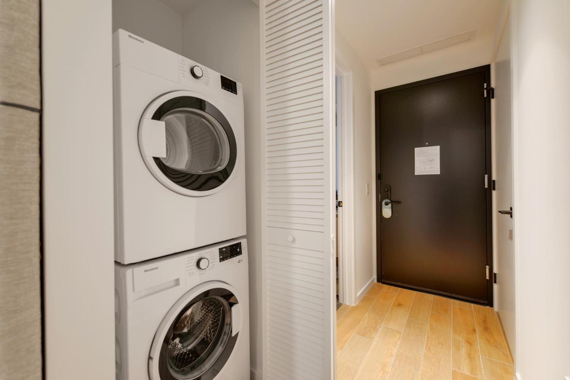 Apartment Luxury Studio Steps Away From Bayfront Park *