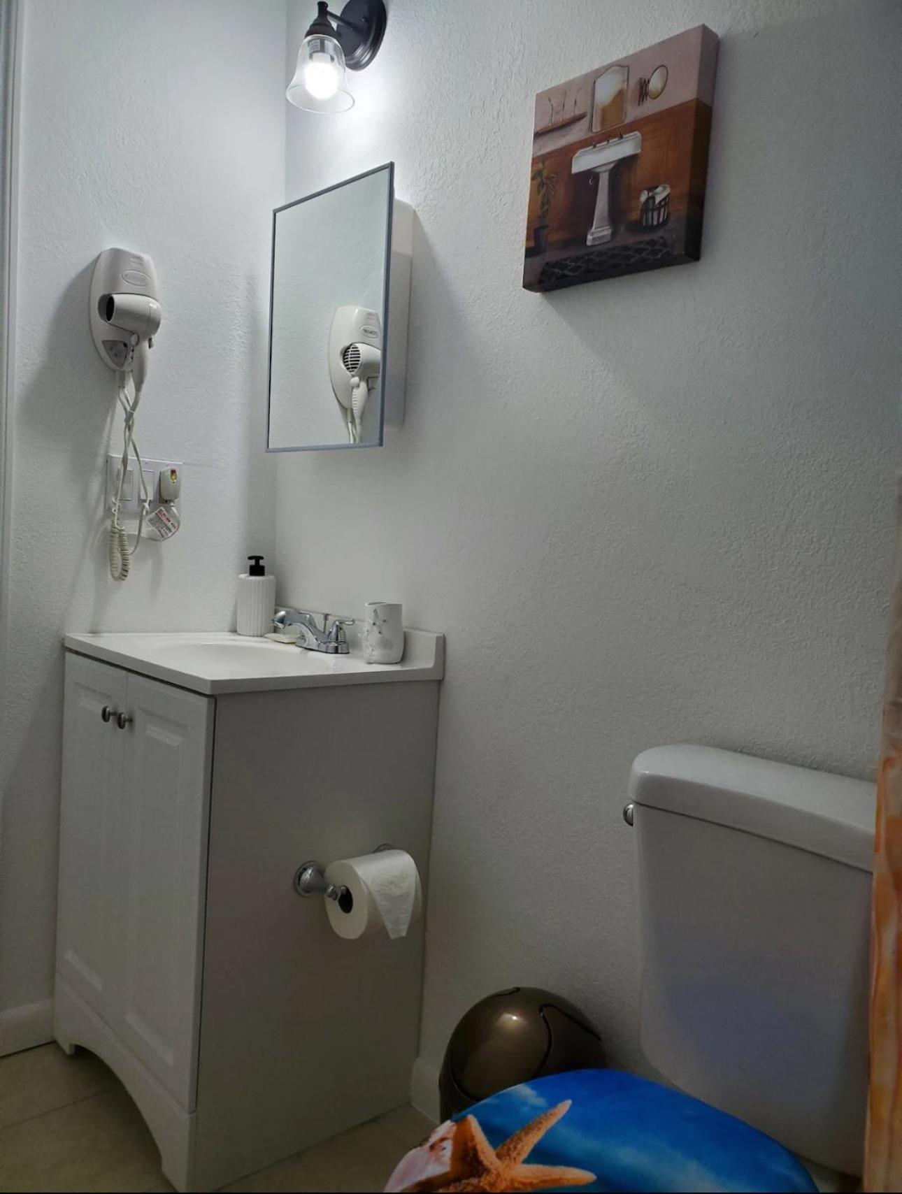 Homestay B4 Value On Private Bedroom With Private Bathroom In Little Havana, Miami