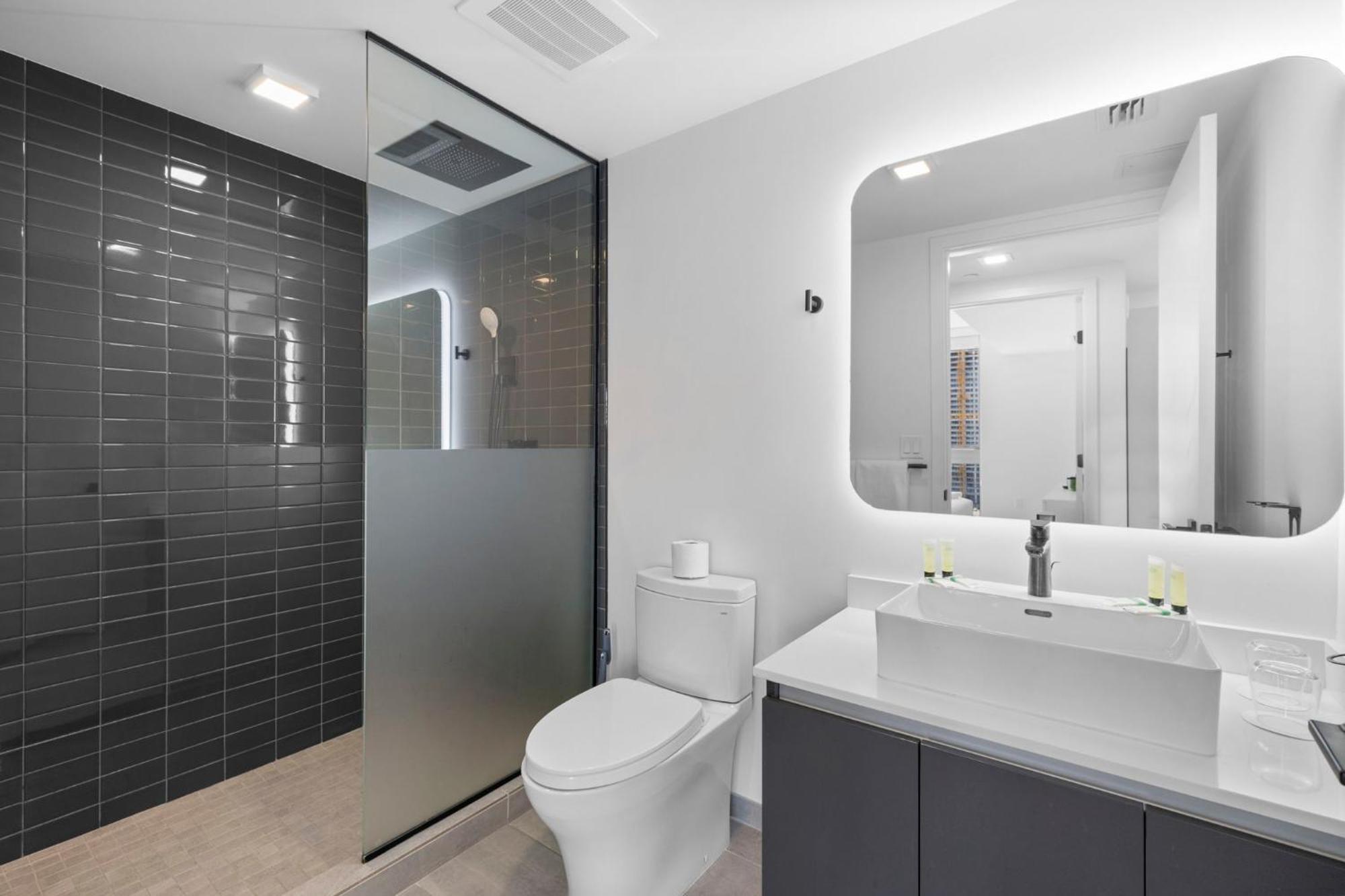 Apartment High Style Living In The Heart Of