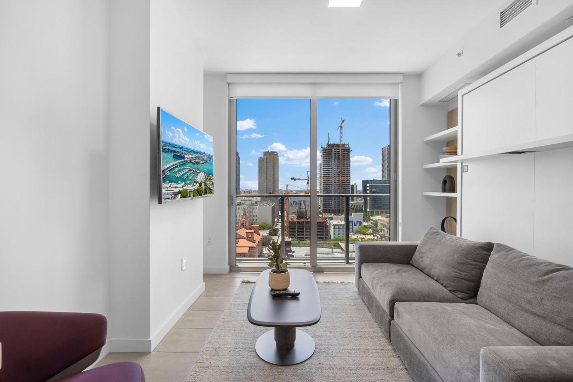 Apartment High Style Living In The Heart Of