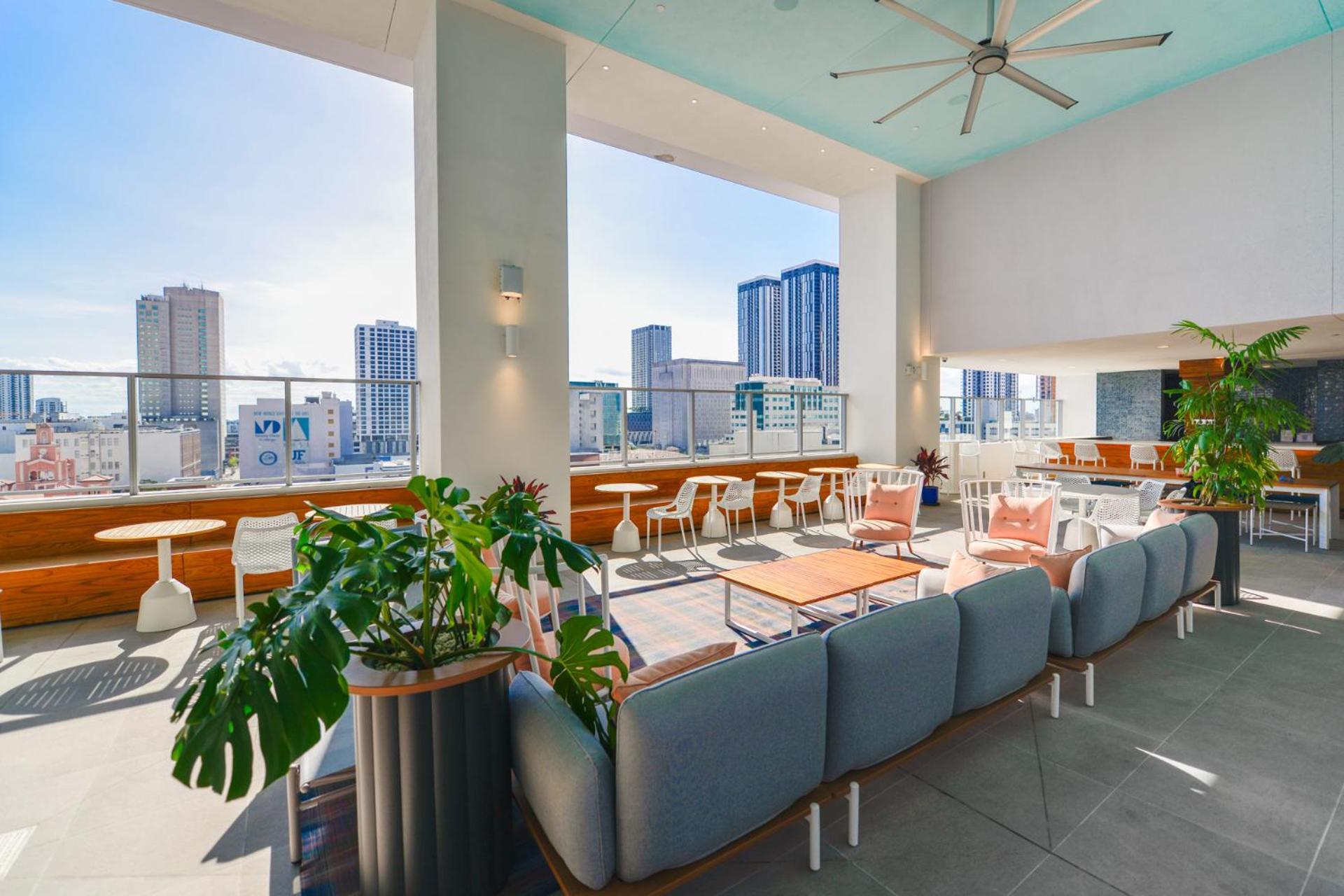 Apartment High Style Living In The Heart Of