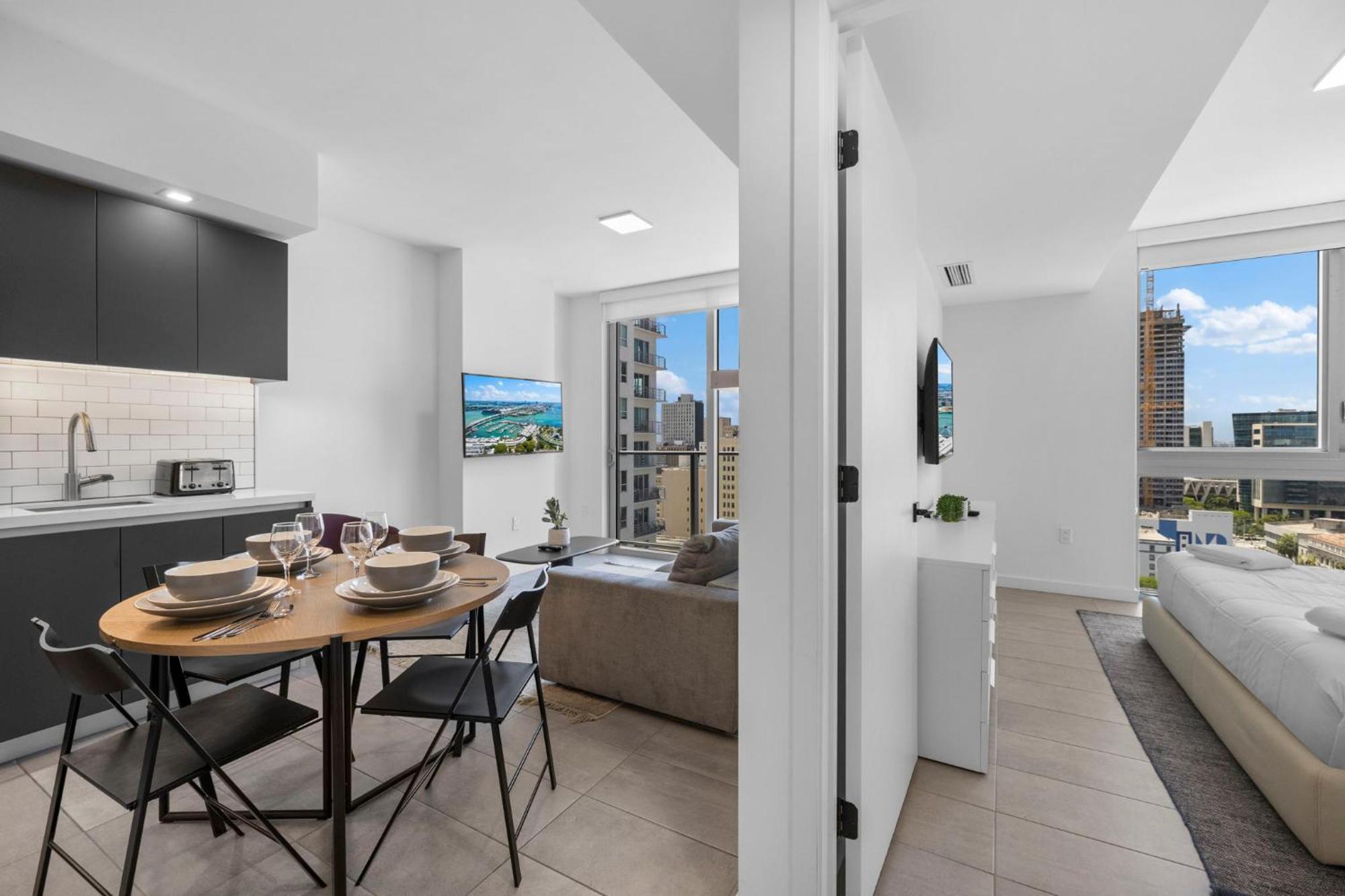 Apartment High Style Living In The Heart Of