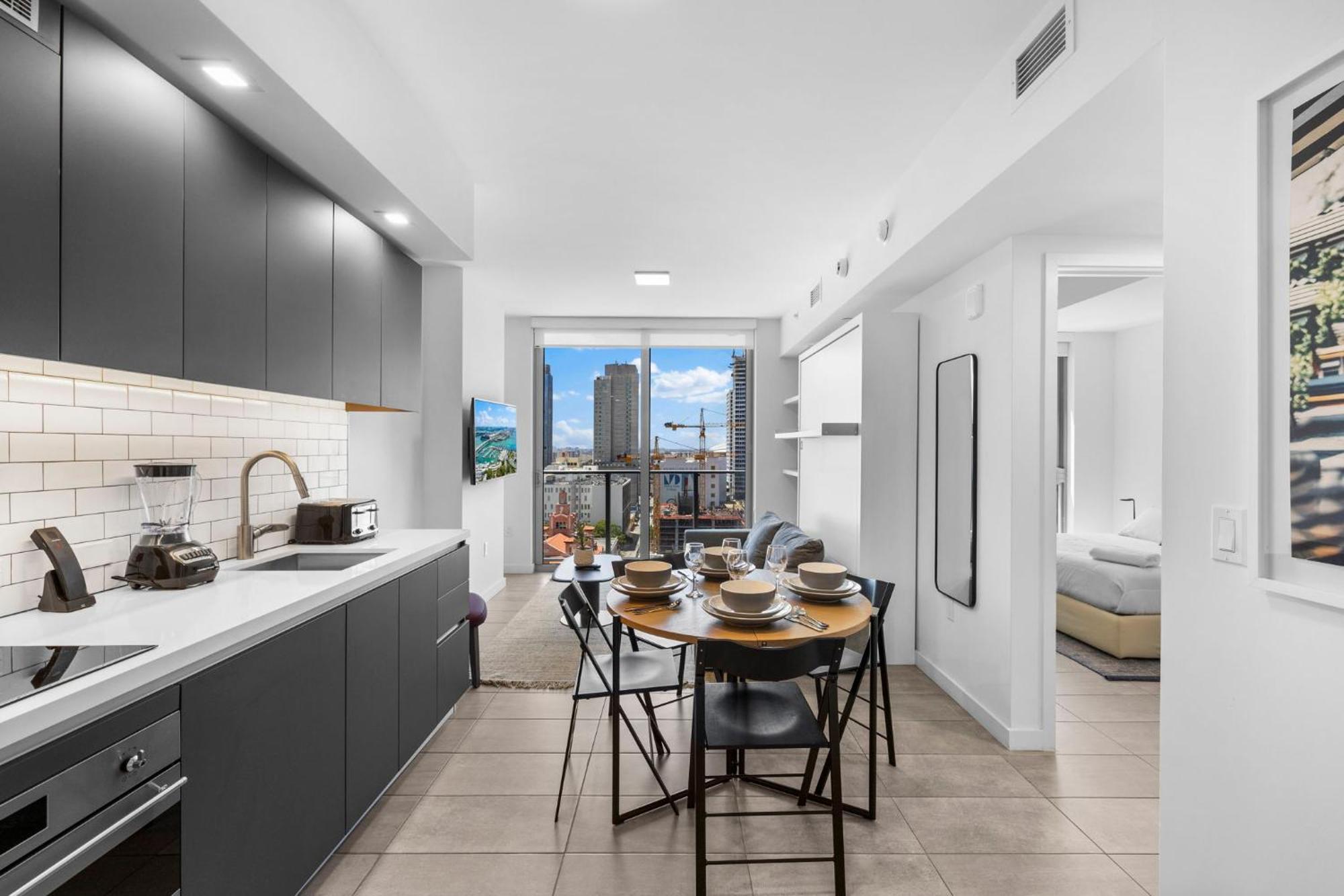 Apartment High Style Living In The Heart Of