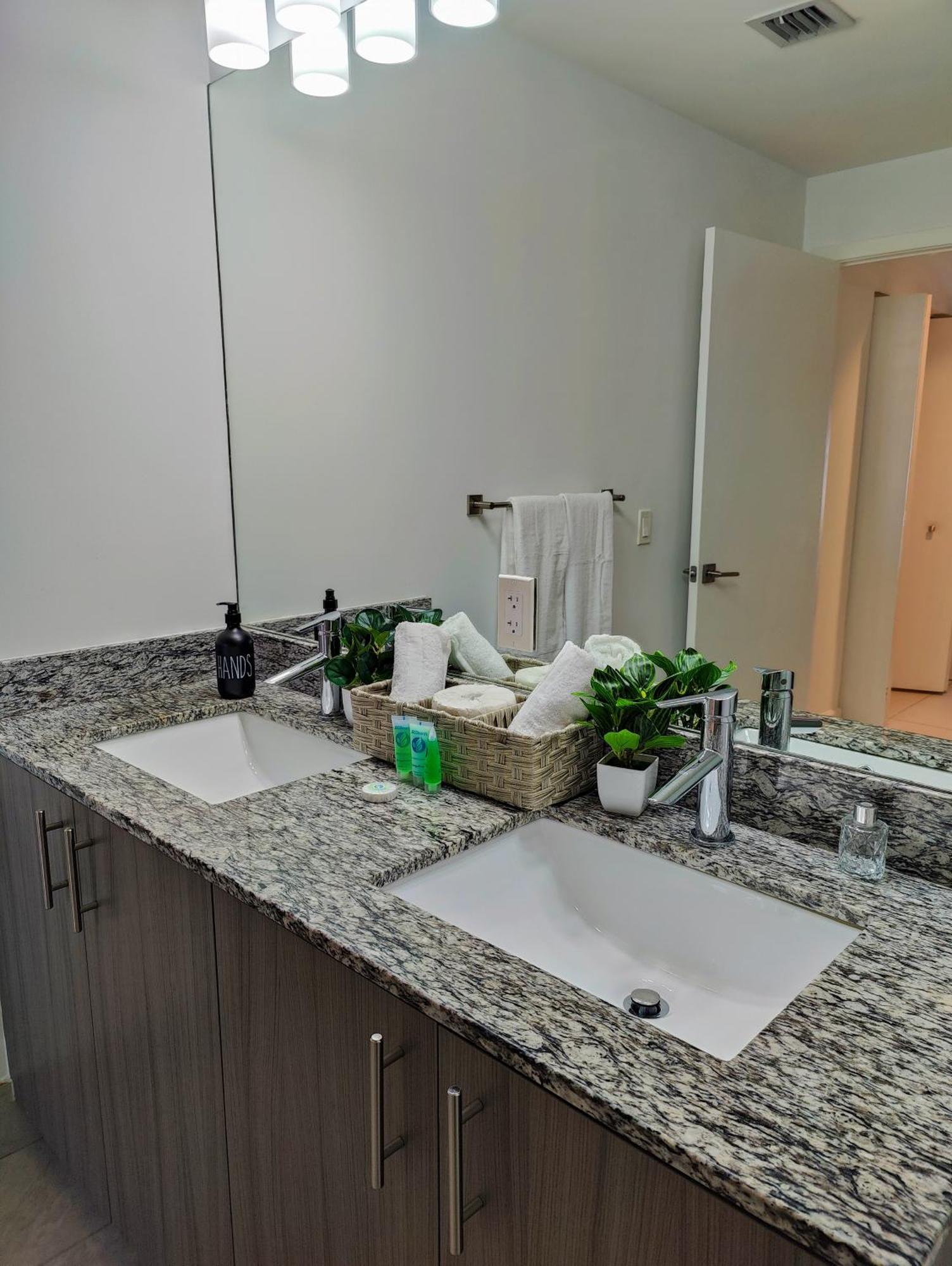 Apartment Style 1-bdrm Downtown Doral