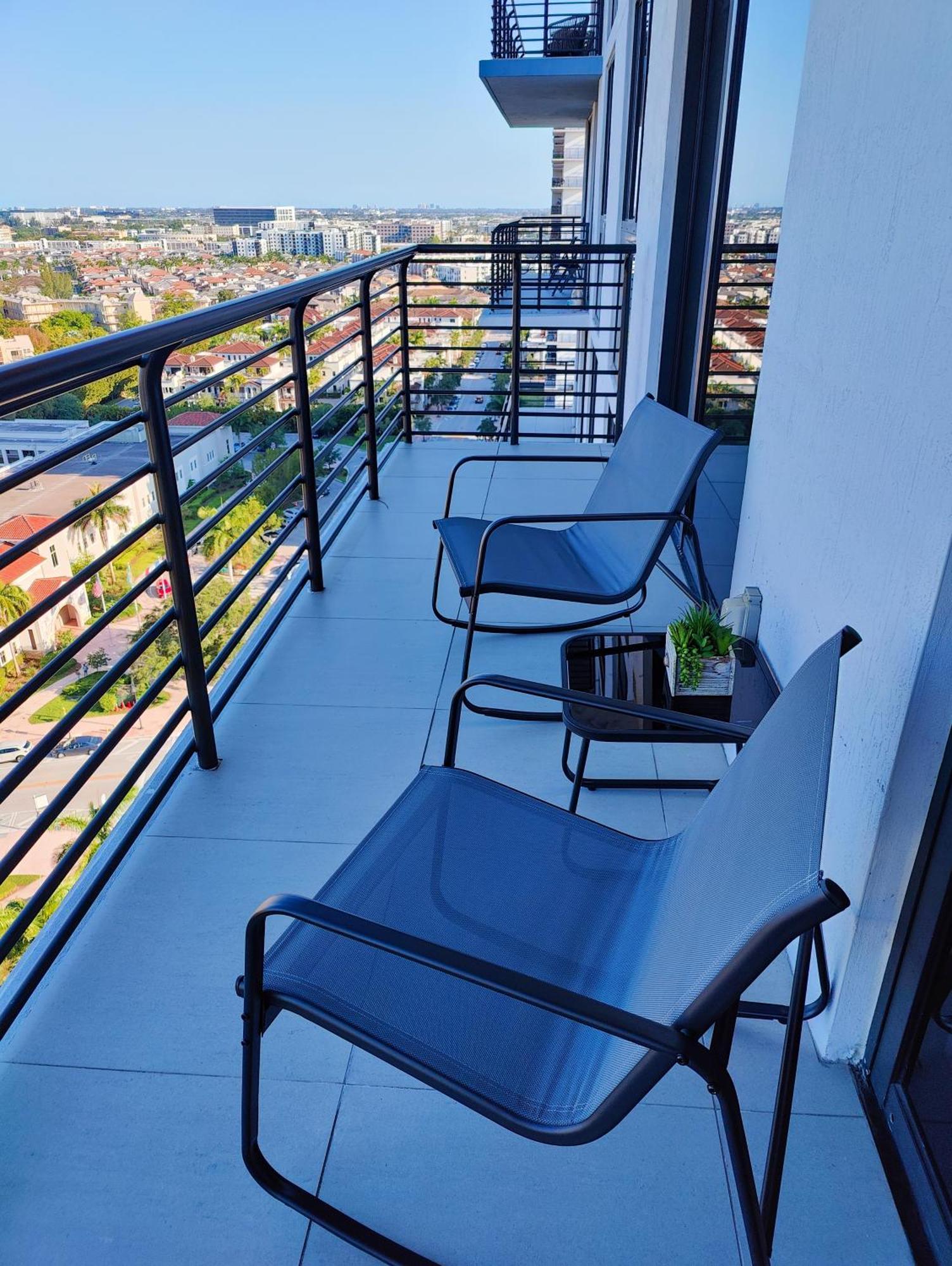 Apartment Style 1-bdrm Downtown Doral