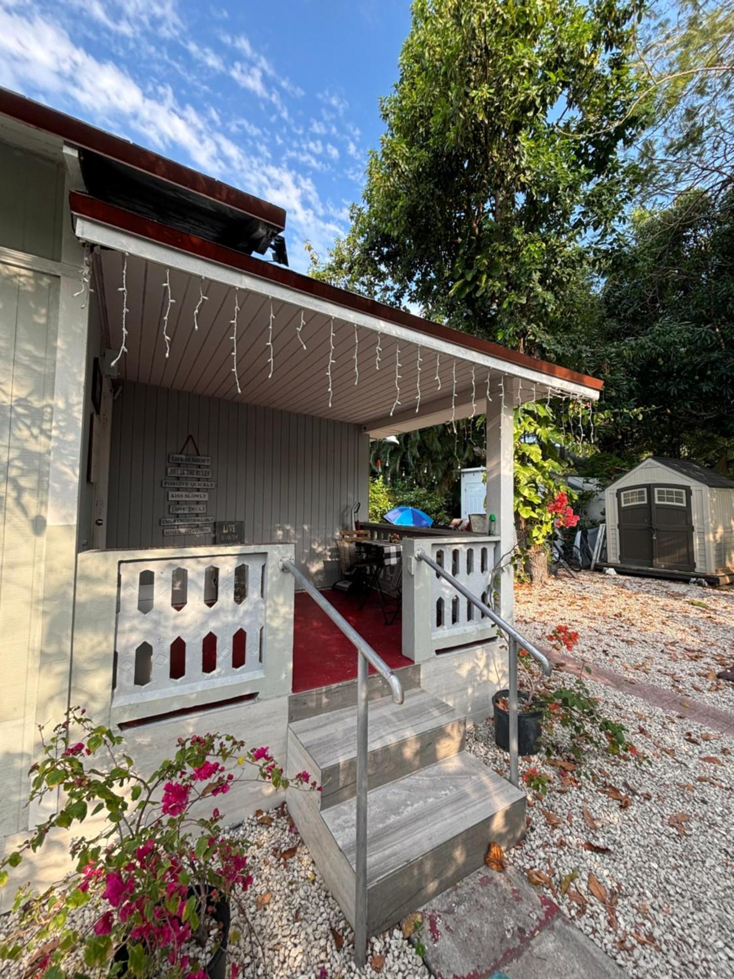 Guest house Deluxe In Location In A 2 Bedrooms Unit - Parking, Laundry And Luggage Storage