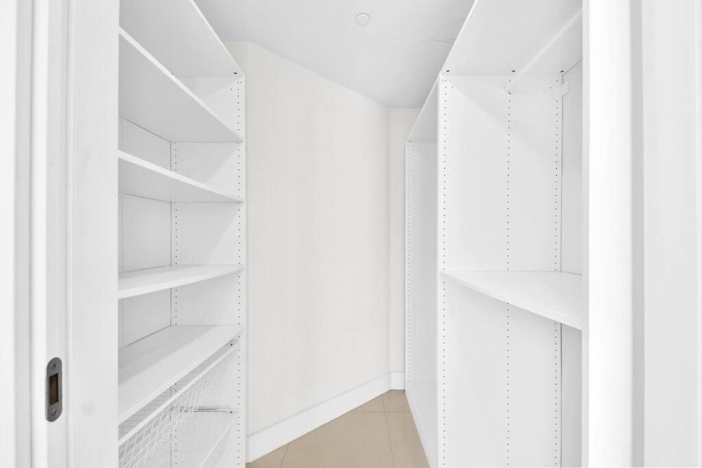 Lovely Upscale Gorgeous View 2bd 2bath In Brickell * Miami