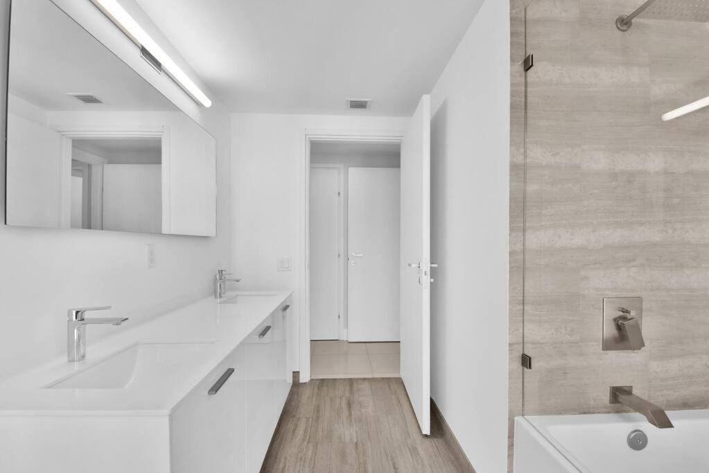 Lovely Upscale Gorgeous View 2bd 2bath In Brickell * Miami