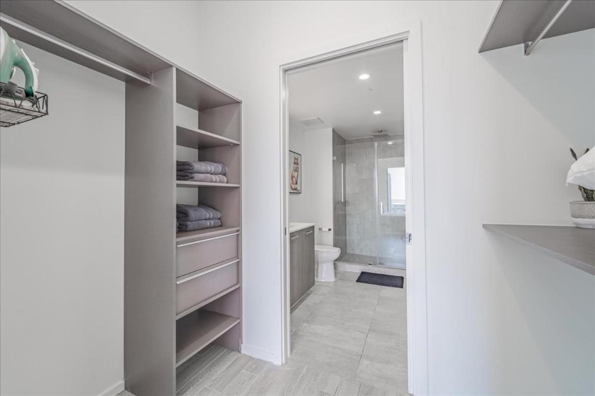 Tr 2 Bedroom, 1 Bedroom, And With Balconies Apartment