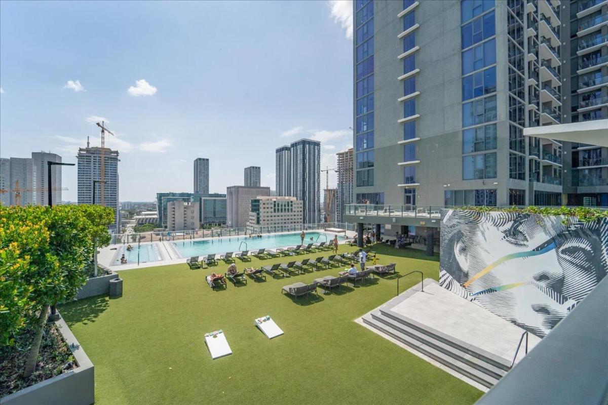 Apartment Tr 2 Bedroom, 1 Bedroom, And With Balconies *