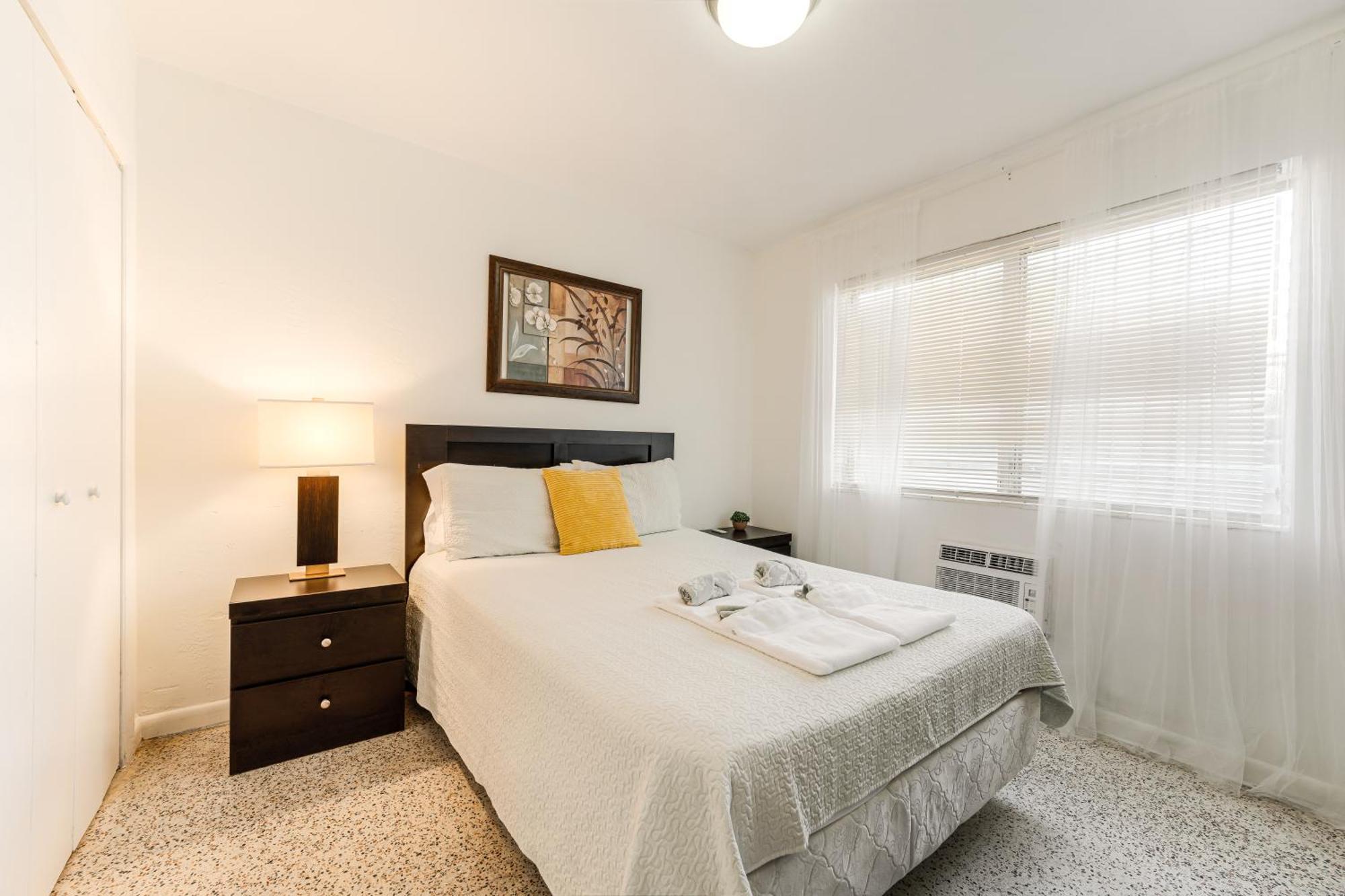 Cozy 1 Bed Retreat In Few Mins To Brickell Apartment