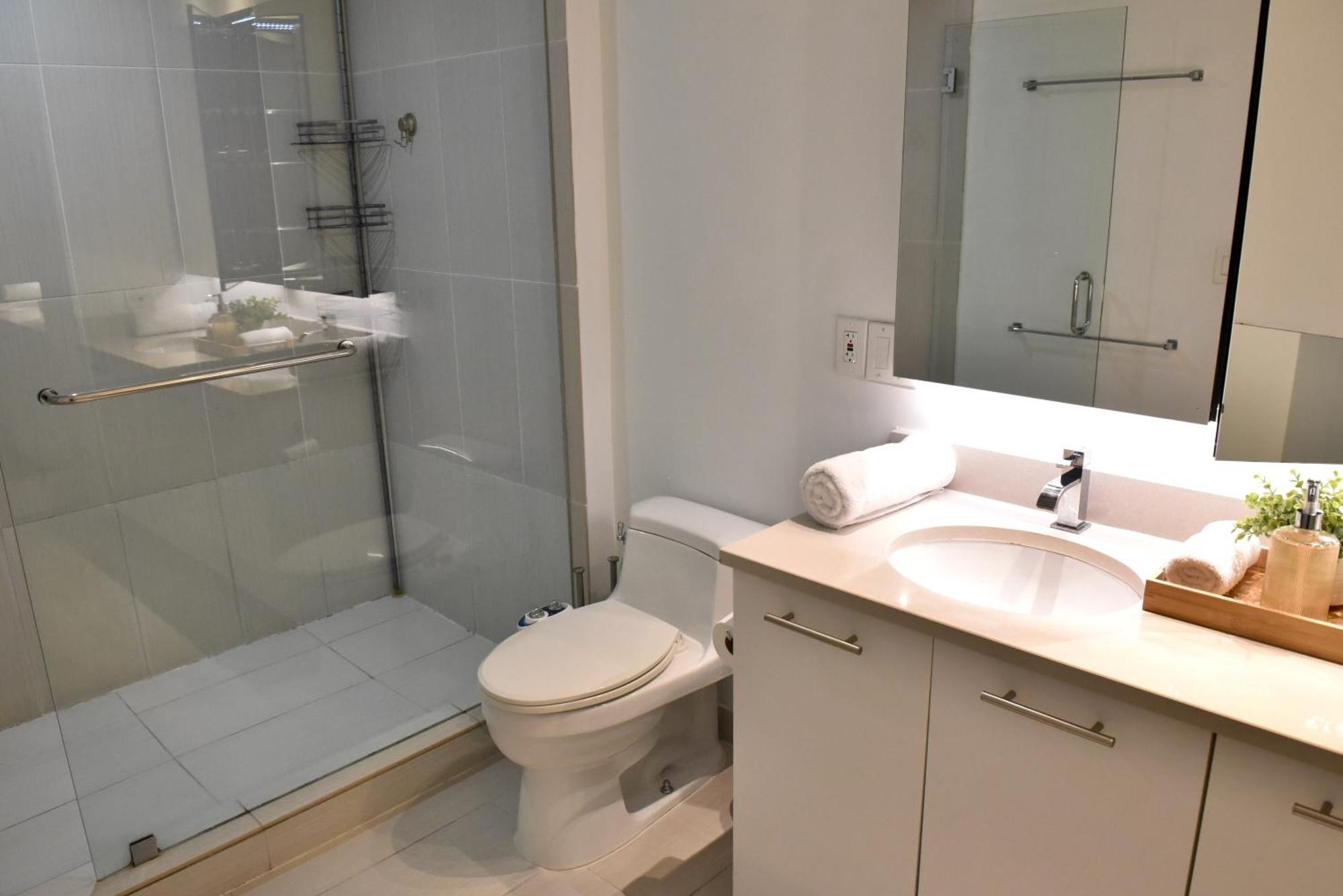515-trendy 2bd2ba Midtown Huge Private Patio! *