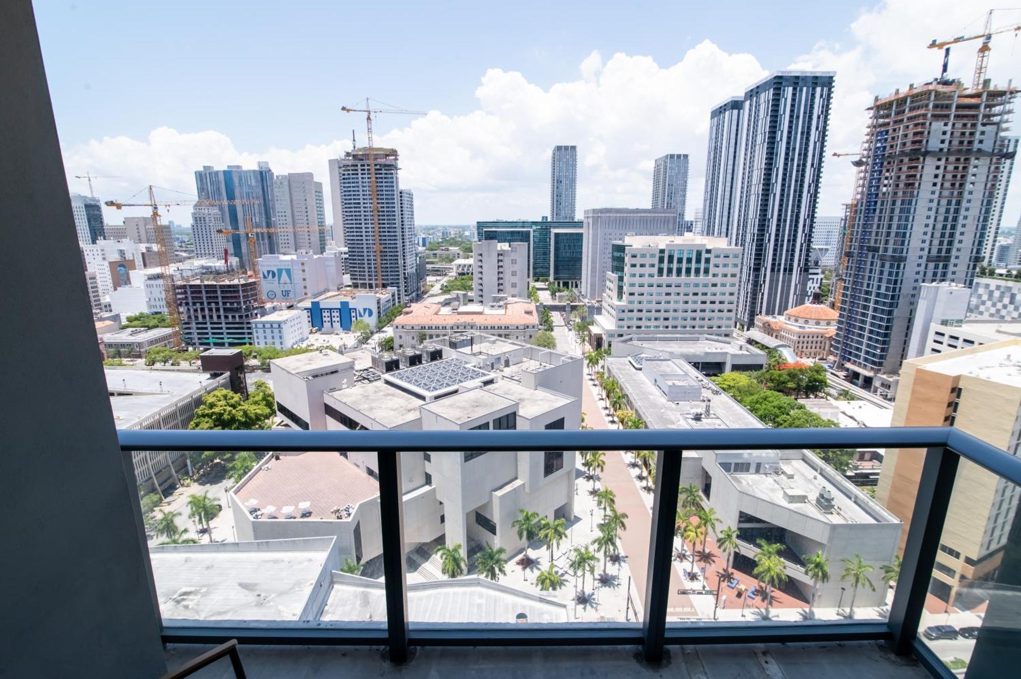 Luxurious King Bed In Downtown * Miami
