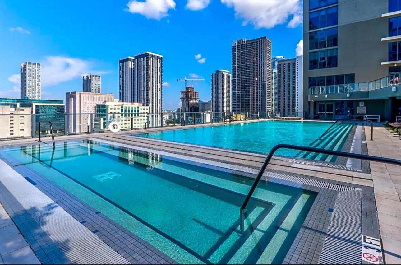 Apartment Luxurious King Bed In Downtown *