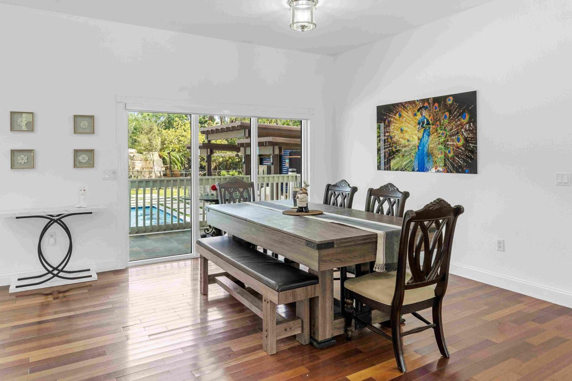 Villa Lake Of Dreams Jacuzzi Pool Table Ping Pong Lagoon Tiki House Family *