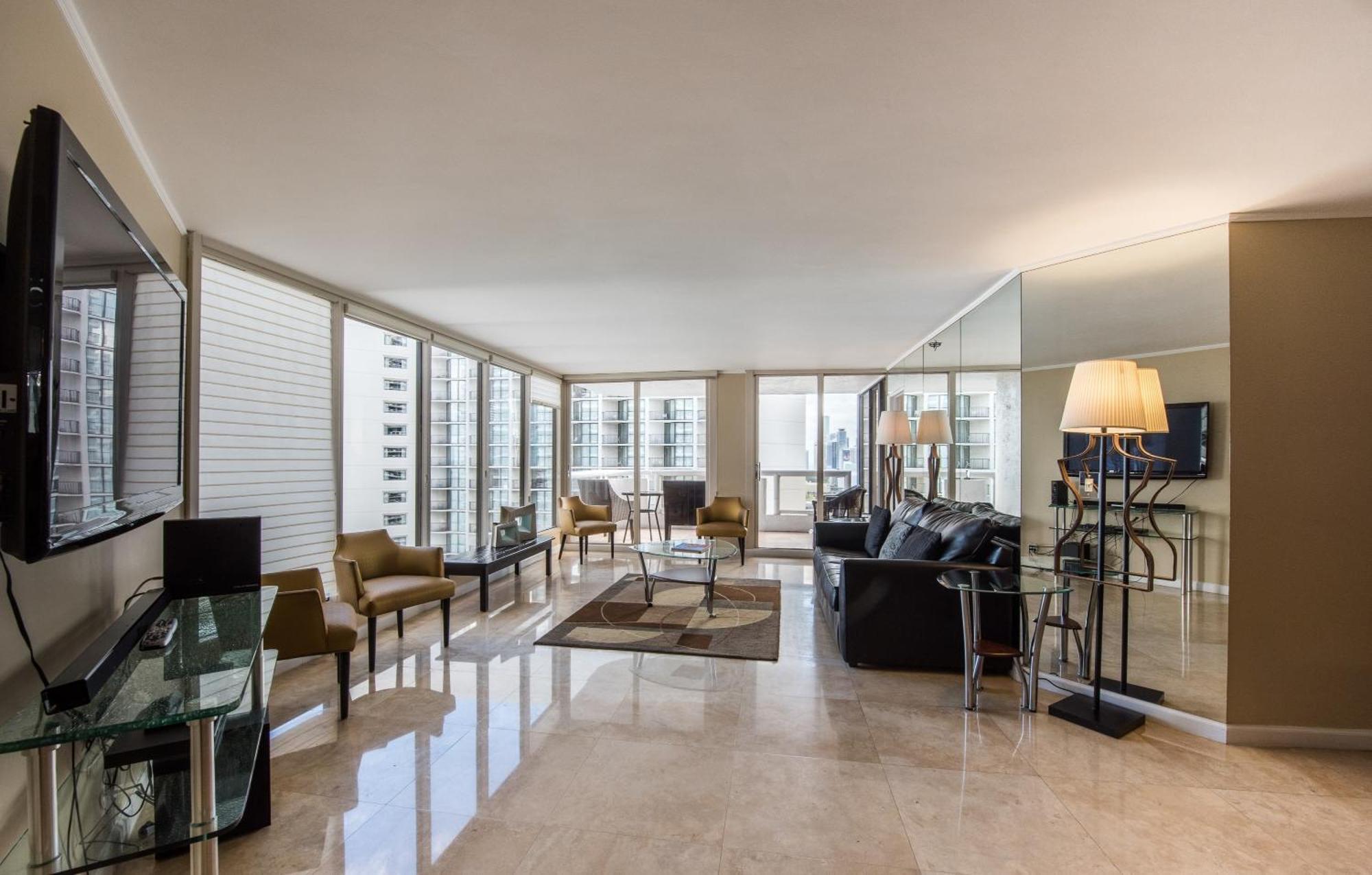 Serene Two-bedroom Bay View Apartment Miami