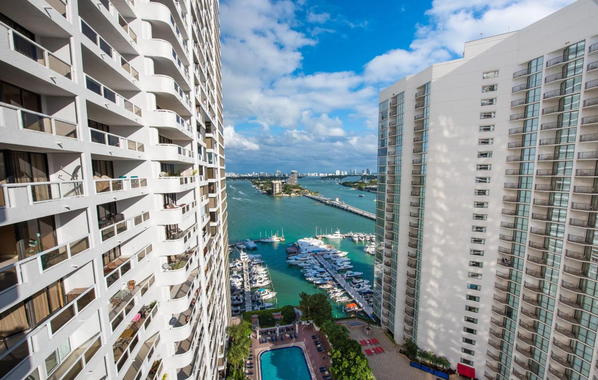 Serene Two-bedroom Bay View Apartment *