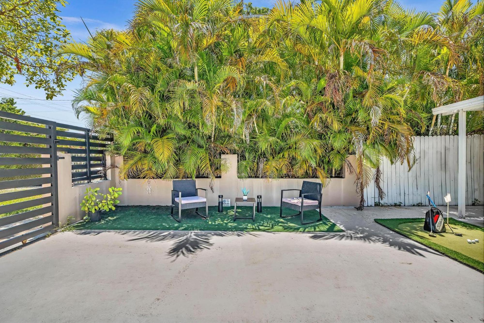 Holiday home Estelo's Place - Modern Townhouse With King Bed, Only 5 Min From The Airport! *
