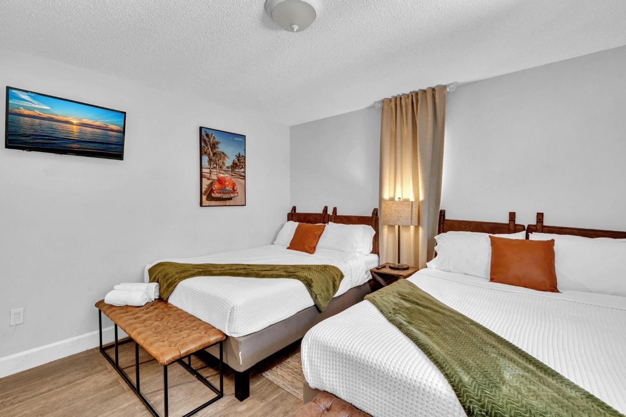 Holiday home Estelo's Place - Modern Townhouse With King Bed, Only 5 Min From The Airport!