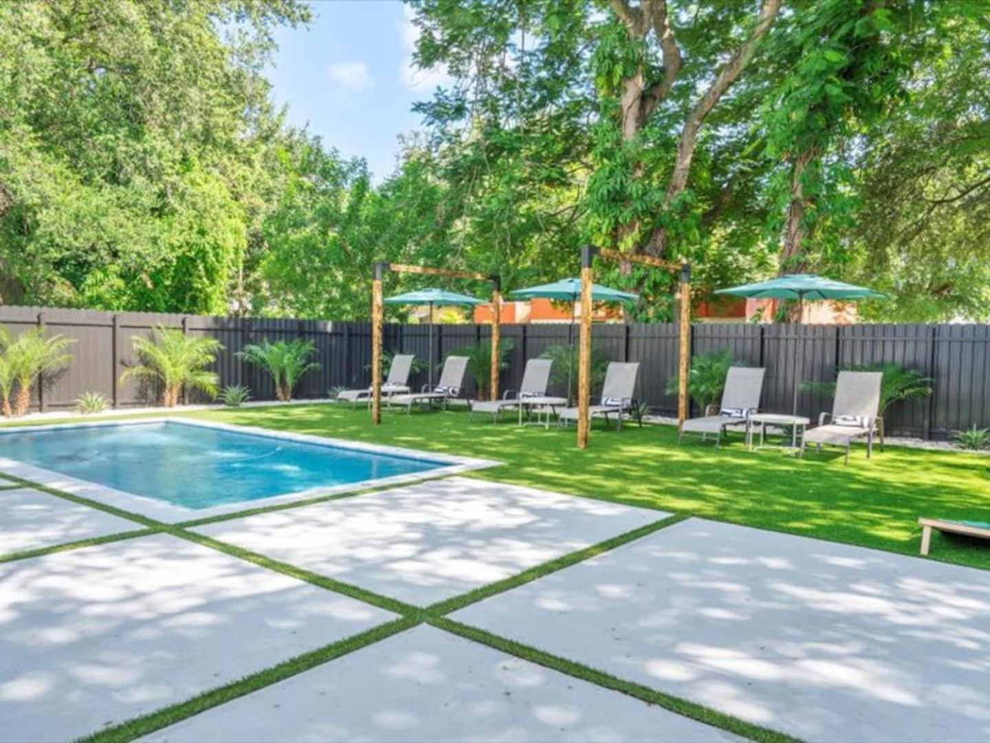 Cozy Getaway Heated Pool & Sun Loungers Apartment Miami
