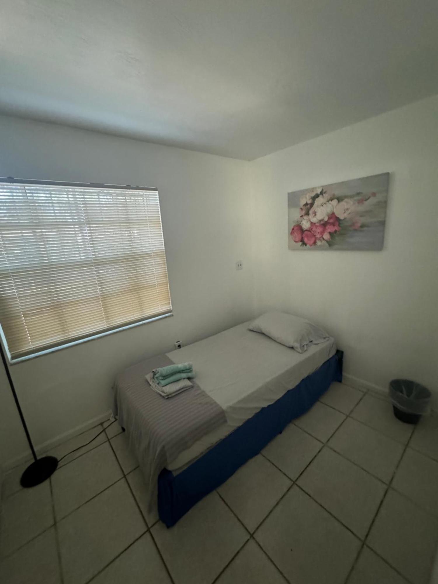 Ludge By Airport Hostel Miami