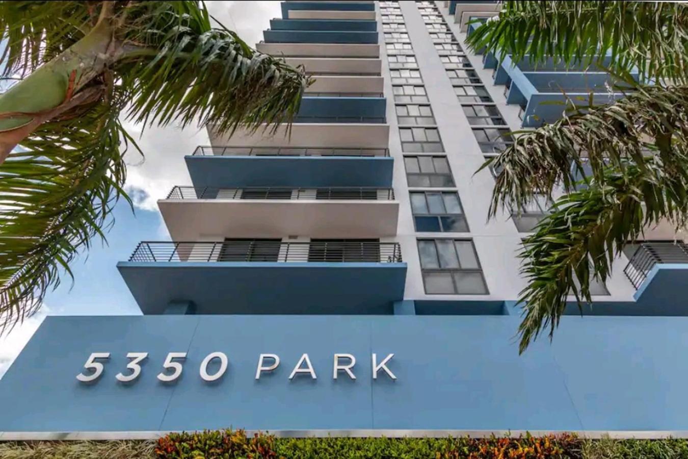 Apartment Style 1-bdrm Downtown Doral