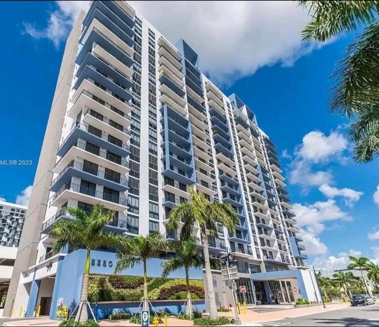 Style 1-bdrm Downtown Doral Apartment *