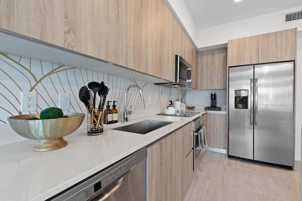 Luxury 1 Bdrm/1b In Design District Area Apartment Miami