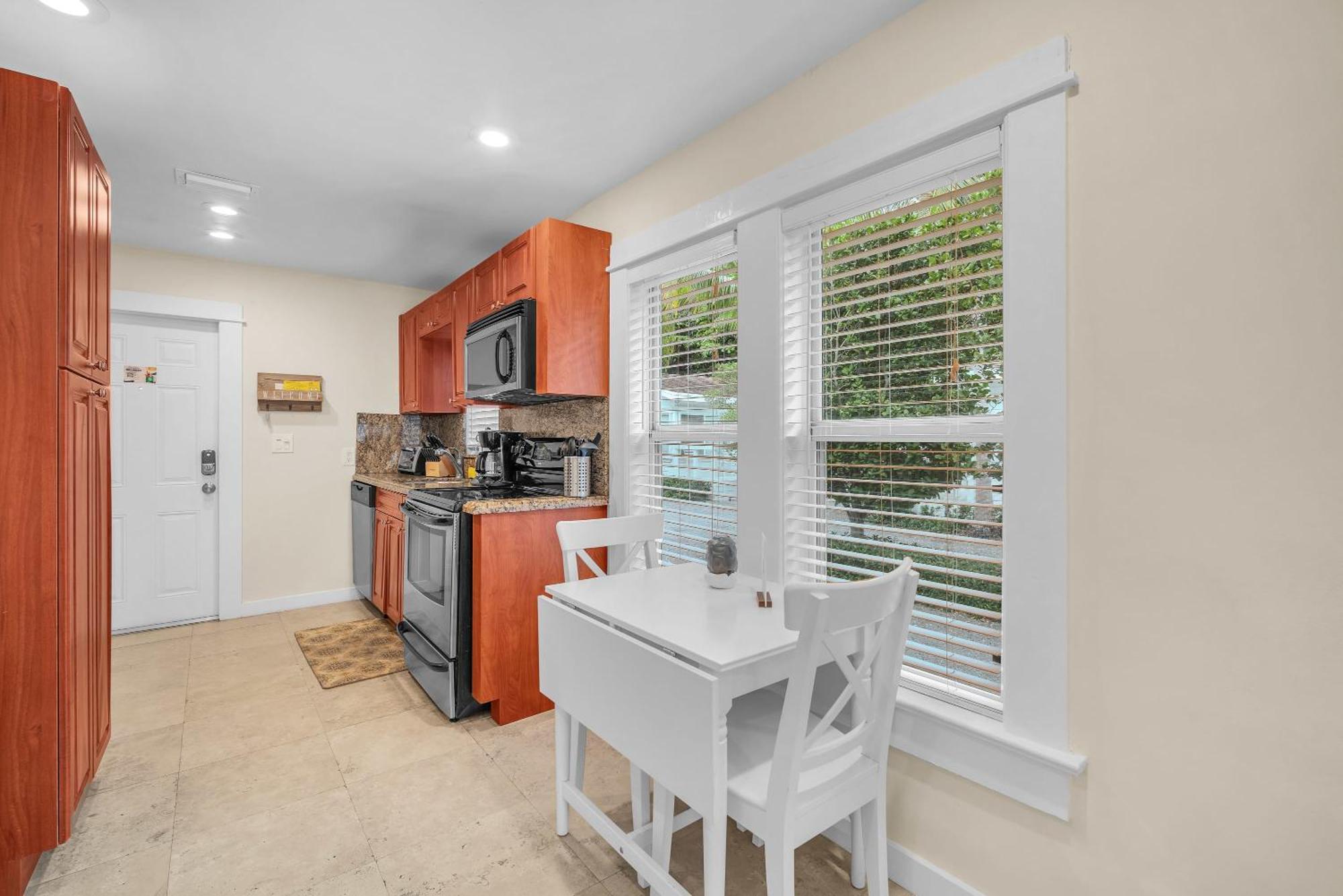 Holiday home Renovated Grove -near Coconut Grove *