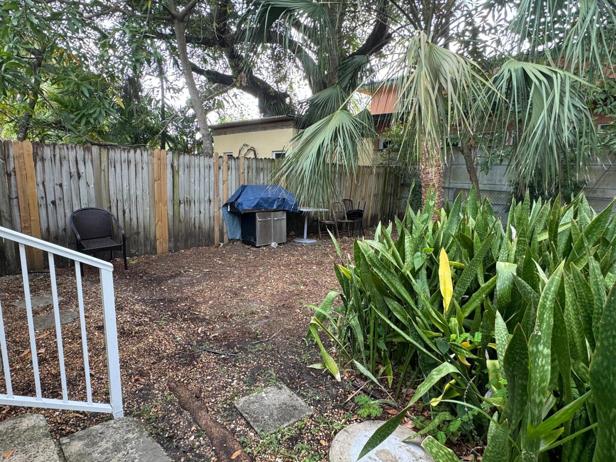 Key West Style Historic In Coconut Grove Florida, The Blue House Holiday home *