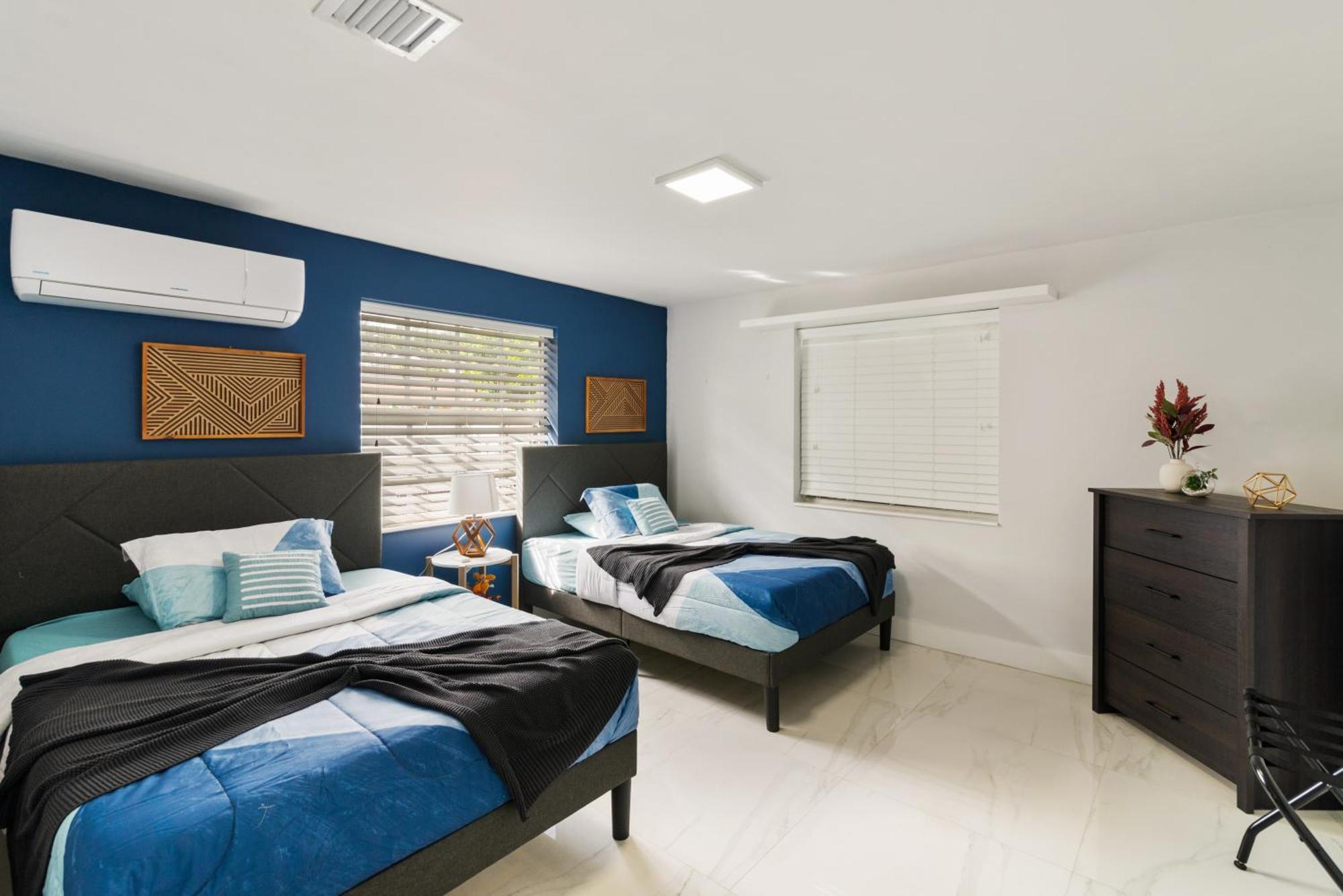 Luxury House W Heated Pool & Jacuzzi Miami