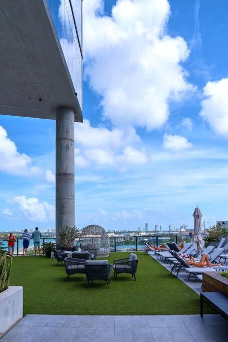 Ocean Front View Stylish In Downtown *