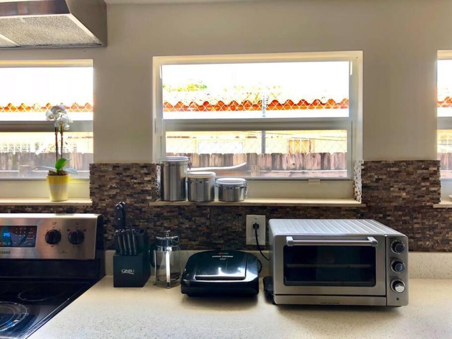 Holiday home Gorgeous 3 Bedroom With Pool Centrally Located *