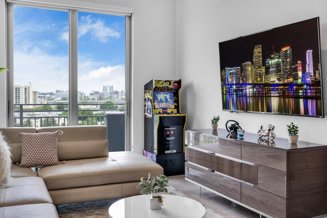 Urban Escape 3 Bed Unit Near Brickell And Wynwood * Miami