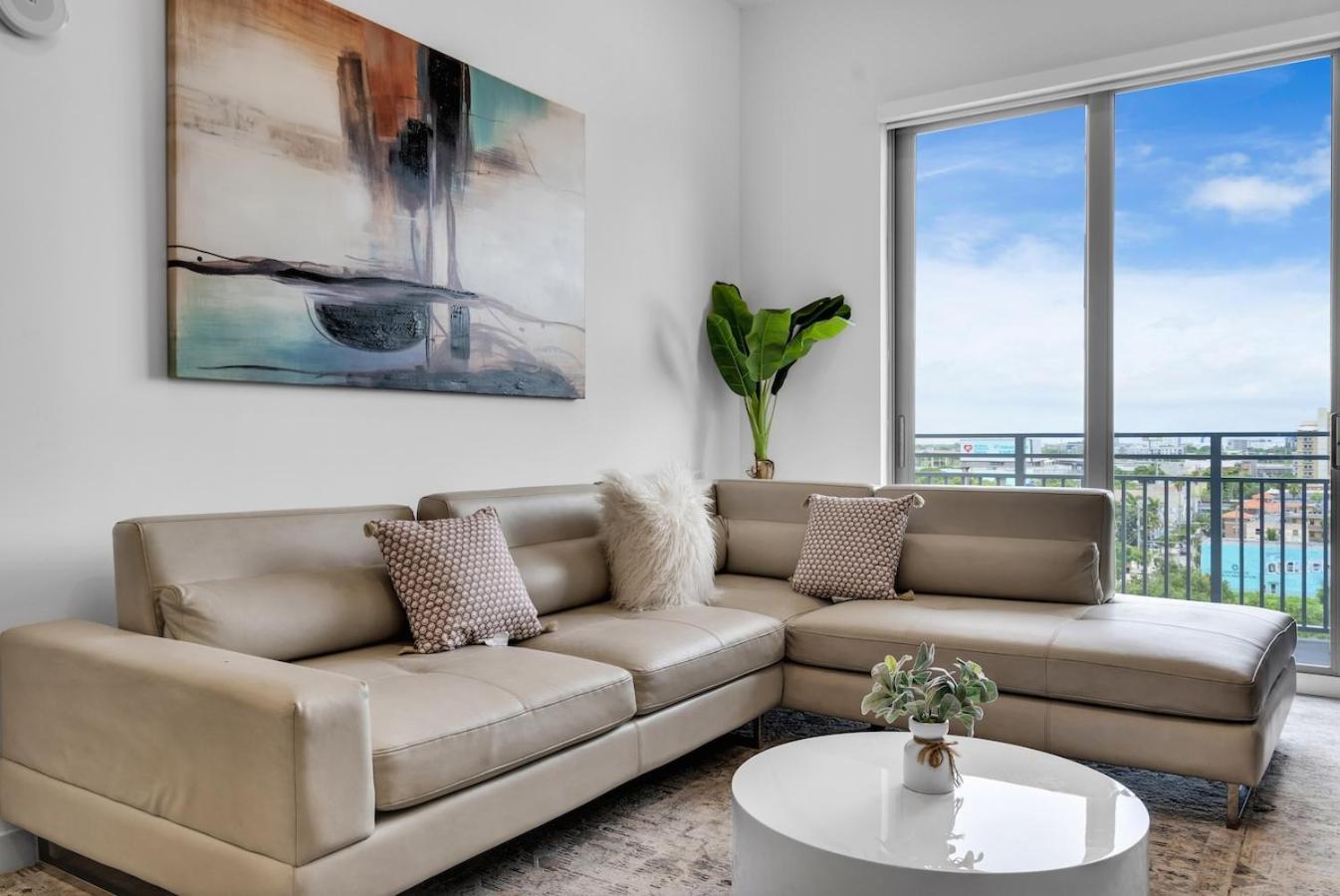 Urban Escape 3 Bed Unit Near Brickell And Wynwood *