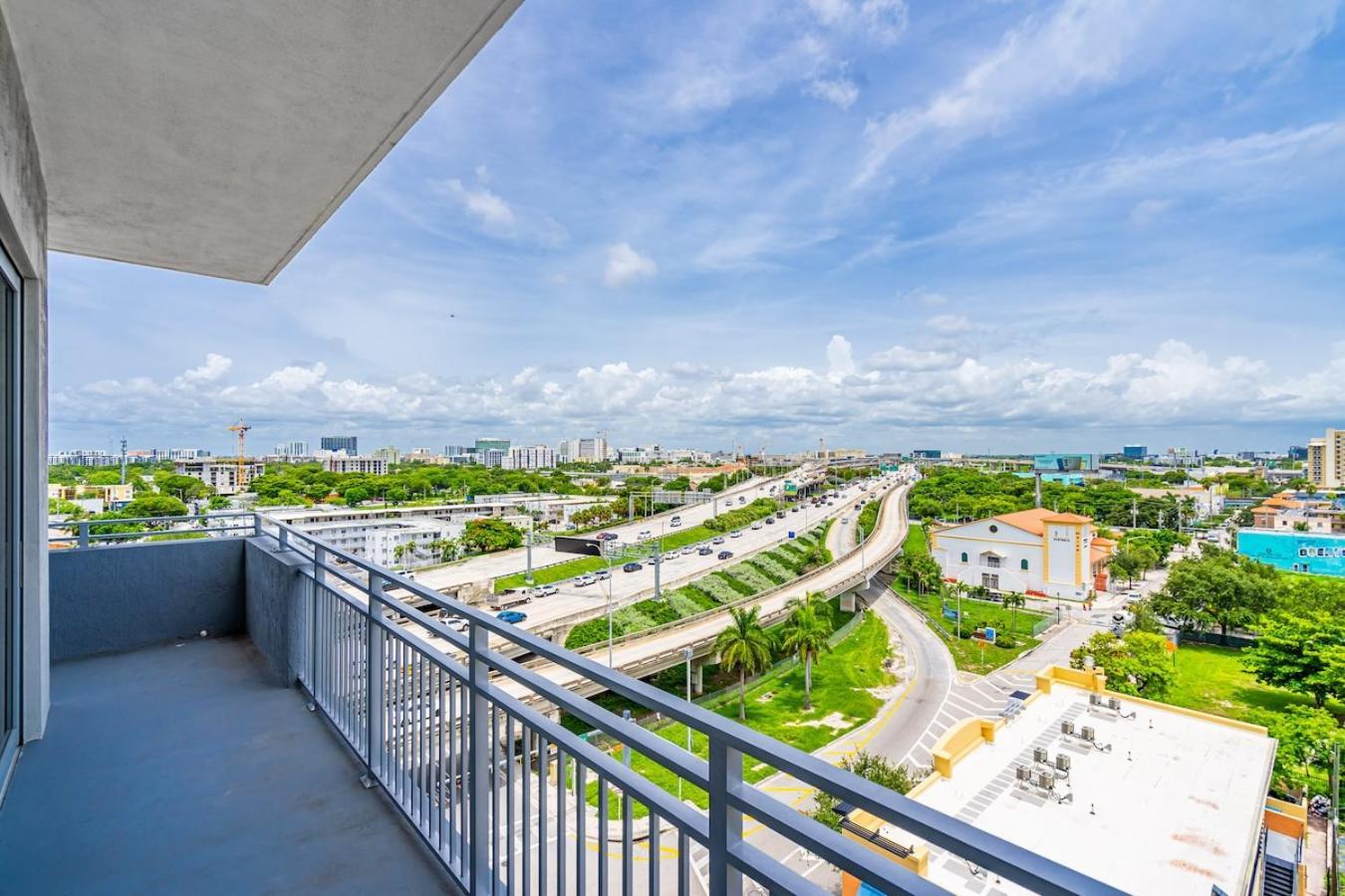 Urban Escape 3 Bed Unit Near Brickell And Wynwood *