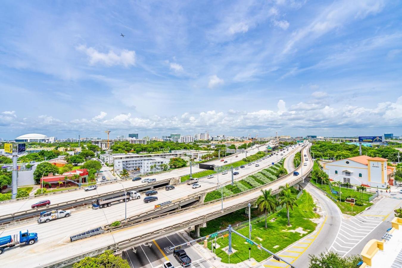 Urban Escape 3 Bed Unit Near Brickell And Wynwood Apartment