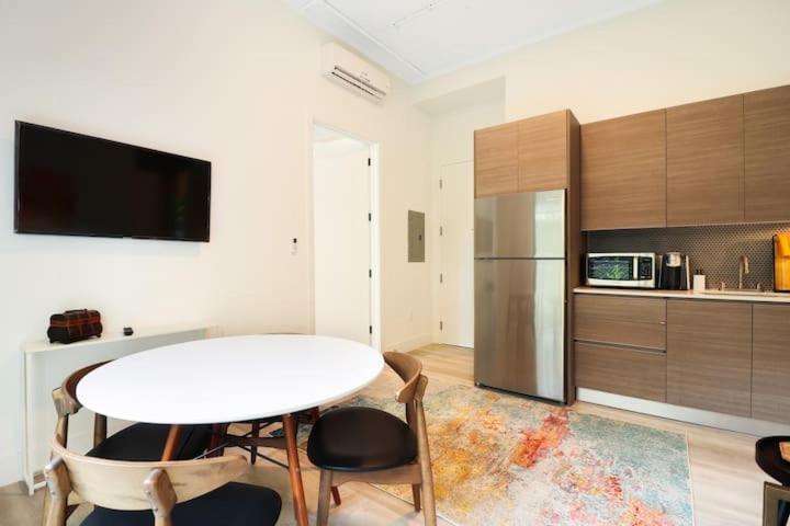 Aerie Aparthotel Miami