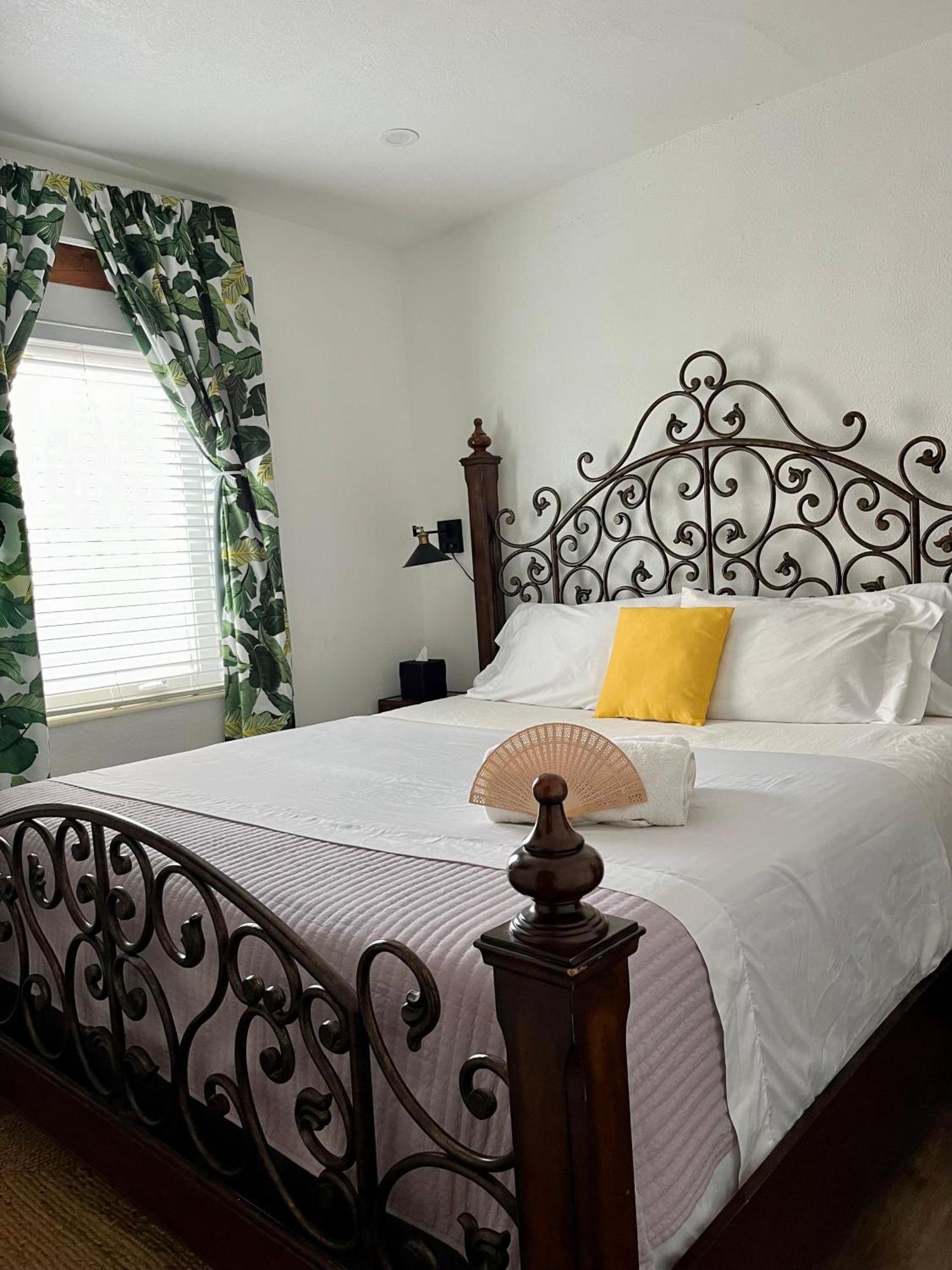 Little Havana Suites: Urban Oasis With Free Parking Apartment Miami
