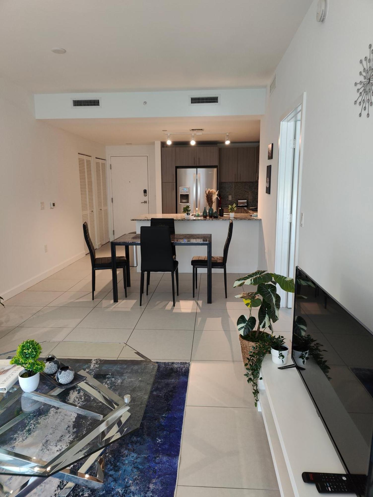 Apartment Style 1-bdrm Downtown Doral *