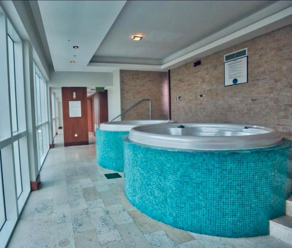 2 Story Loft Downtown *