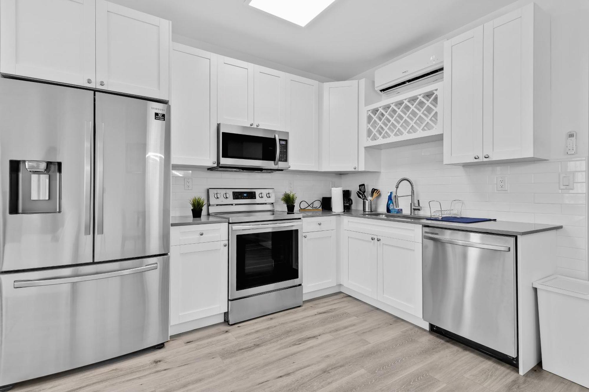 Beautiful 5min Walking Design District 1 Apartment Miami