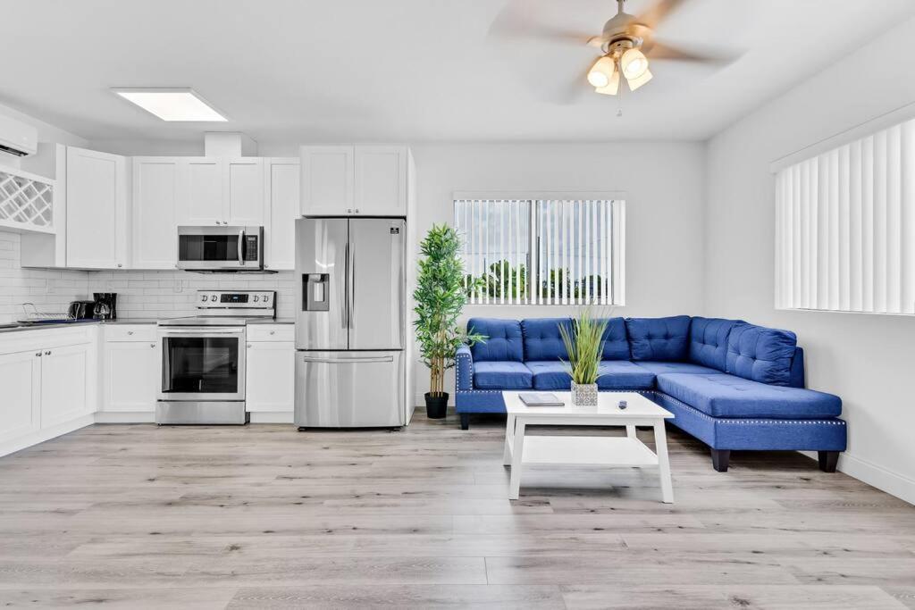Apartment Stylish Lux 5 Min Walking To Design District 7 *