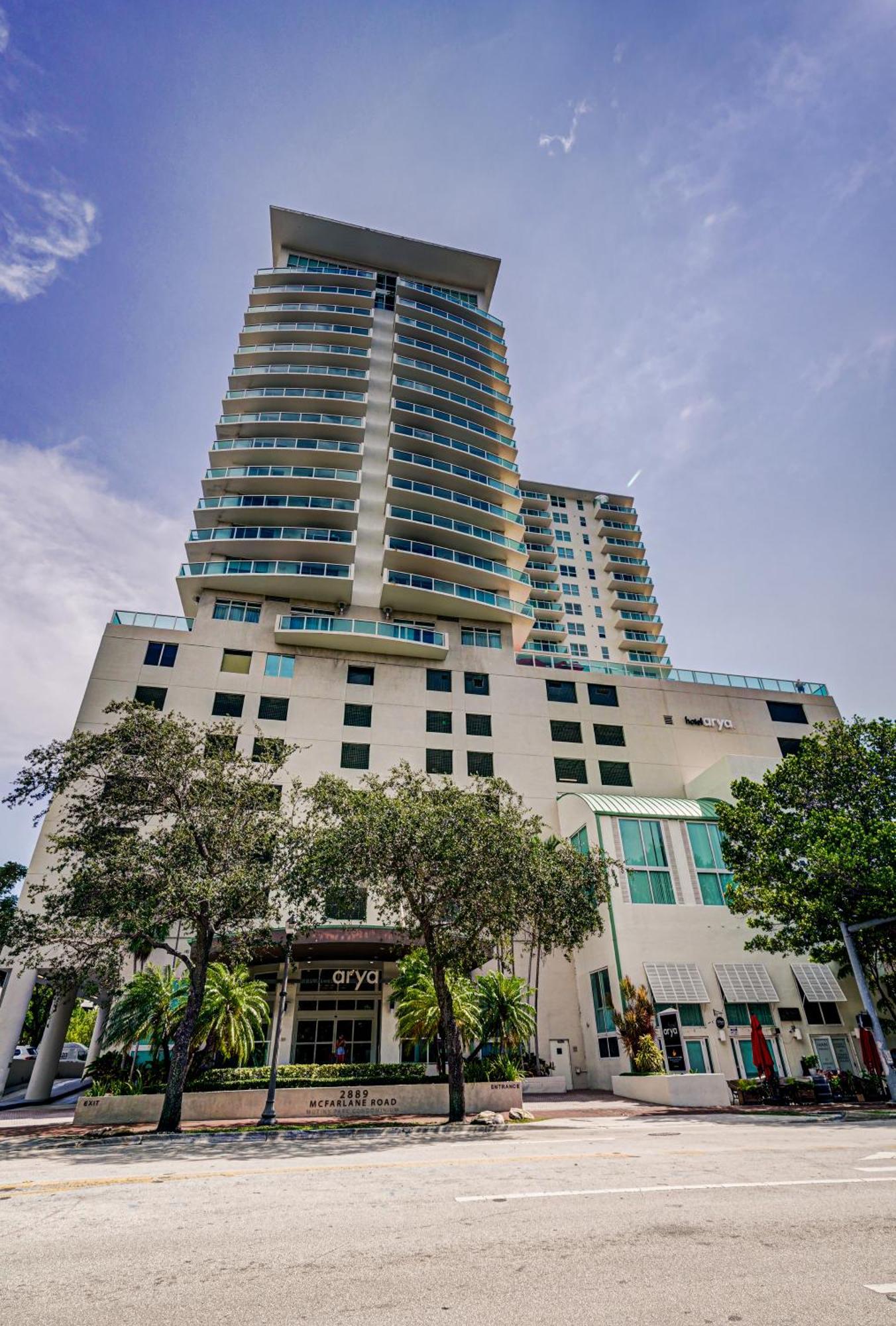Renovated Coconut Grove Includes Parking Apartment